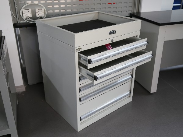 車(chē)間重型工具柜的使用優(yōu)勢(shì)