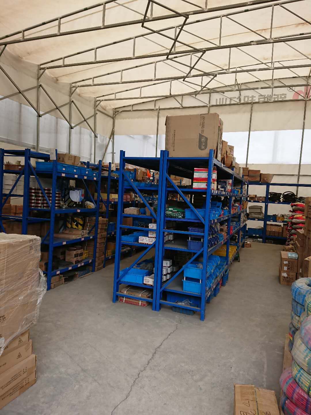 懸臂式貨架的結構特點