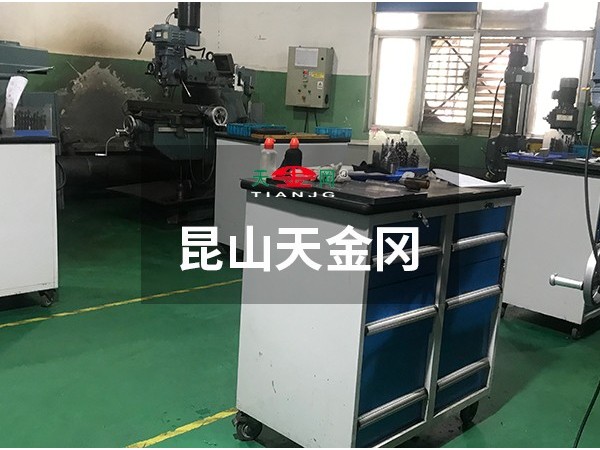 工具柜廠家哪家好，大家都選綠色環(huán)保-天金岡！