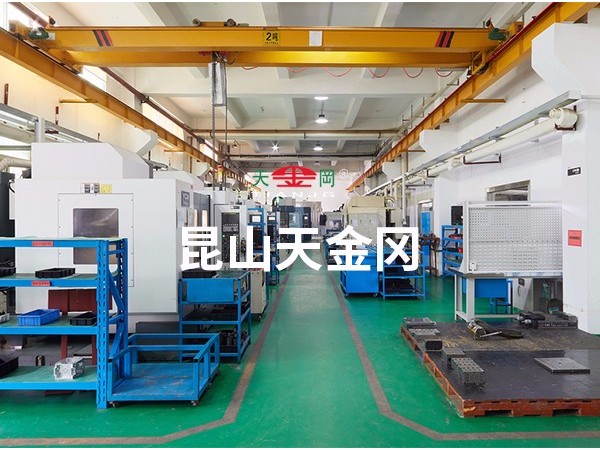 當(dāng)車(chē)間工具柜遇到模具廠，會(huì)擦出怎樣的火花？