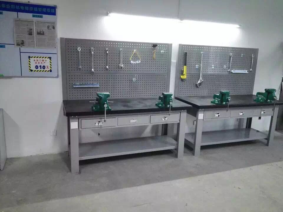 六角鉗工桌比賽用【天金岡】