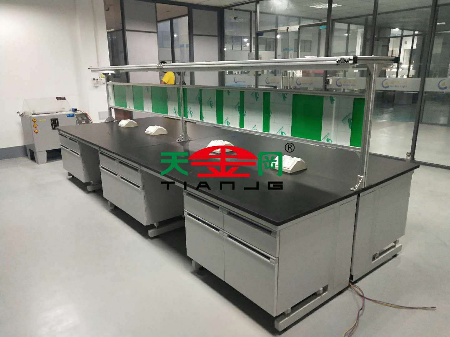 西安鉗工工作臺(tái)