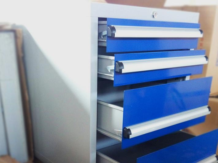 車間工具柜自己焊接還是專業(yè)生產(chǎn)？【天金岡】