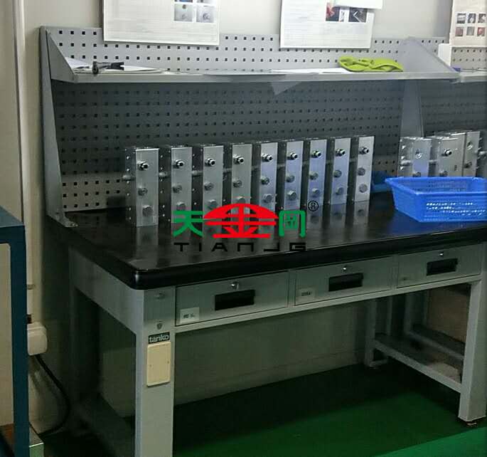 檢驗(yàn)工作臺(tái)